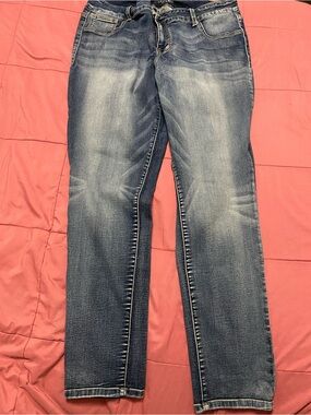 Maurices Skinny Jeans in Faded Blue Wash